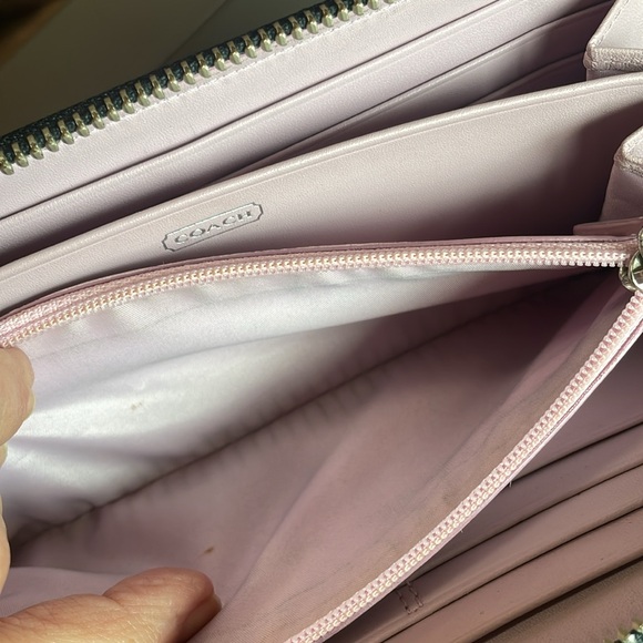 Coach zip wallet black canvas/leather with C stitching details in excellent cond - Picture 10 of 11